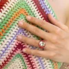 Anello Mon Chevalier - Smalto rosso corallo e pietra Ametista Verde